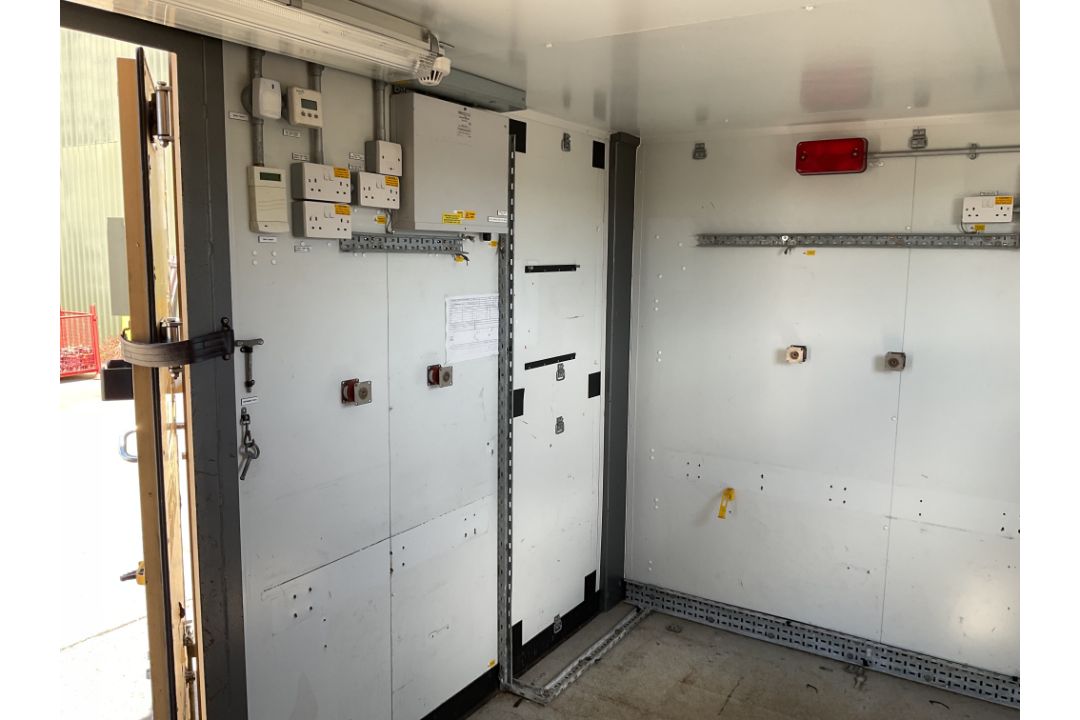 20ft Drops Demountable Hook Loader Secure Coms / Office Container, Direct from MOD - Image 14 of 32
