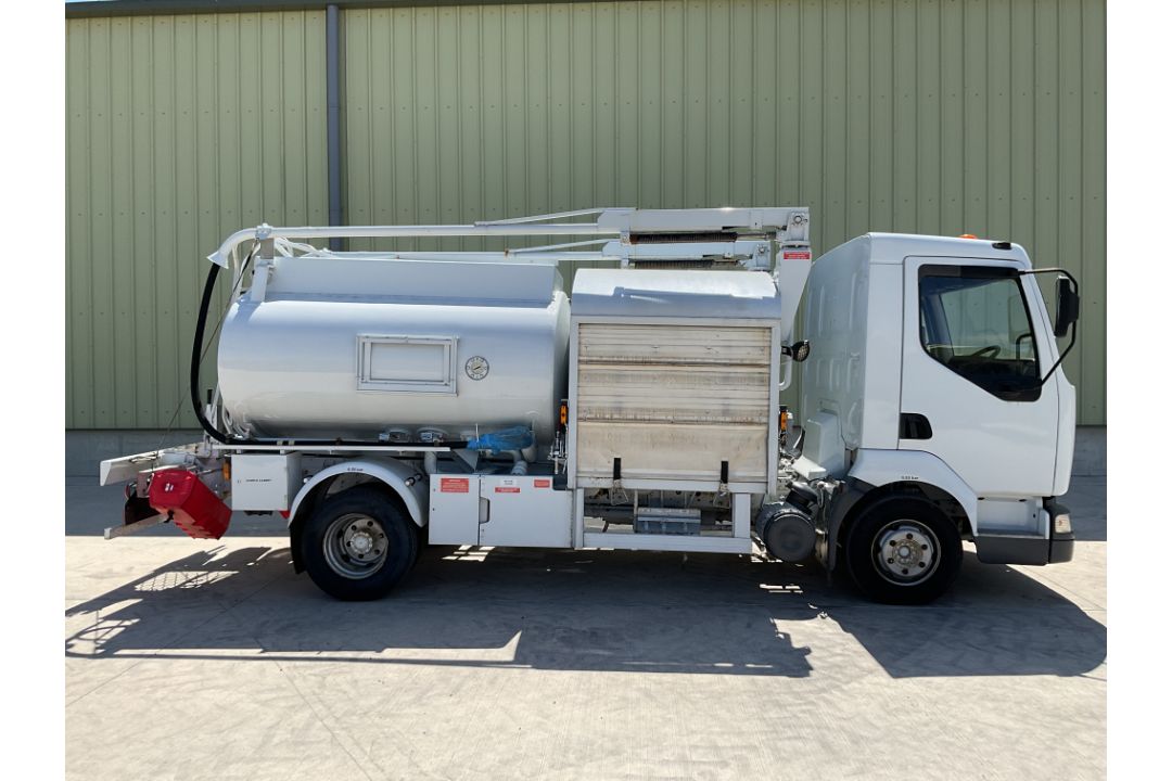 Renault Midliner 5000L Aircraft Refueller with overhead boom Etc shows only 1583 hrs, from UK MOD - Image 2 of 70