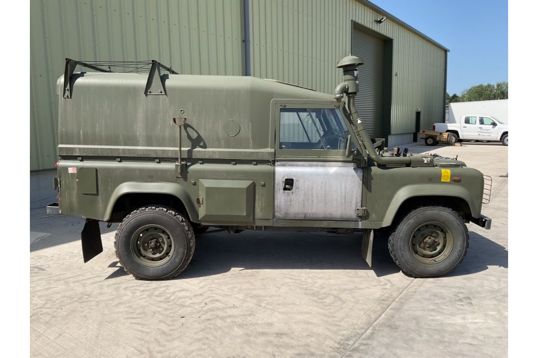 Rare Land Rover RHD 110 TUM FFR Wolf Hard Top Winter/Water, Direct from UK MOD - Image 2 of 35
