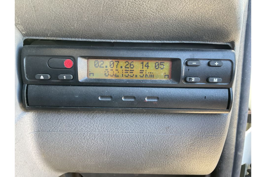 Renault Midliner 5000L Aircraft Refueller with overhead boom Etc shows only 1583 hrs, from UK MOD - Image 70 of 70