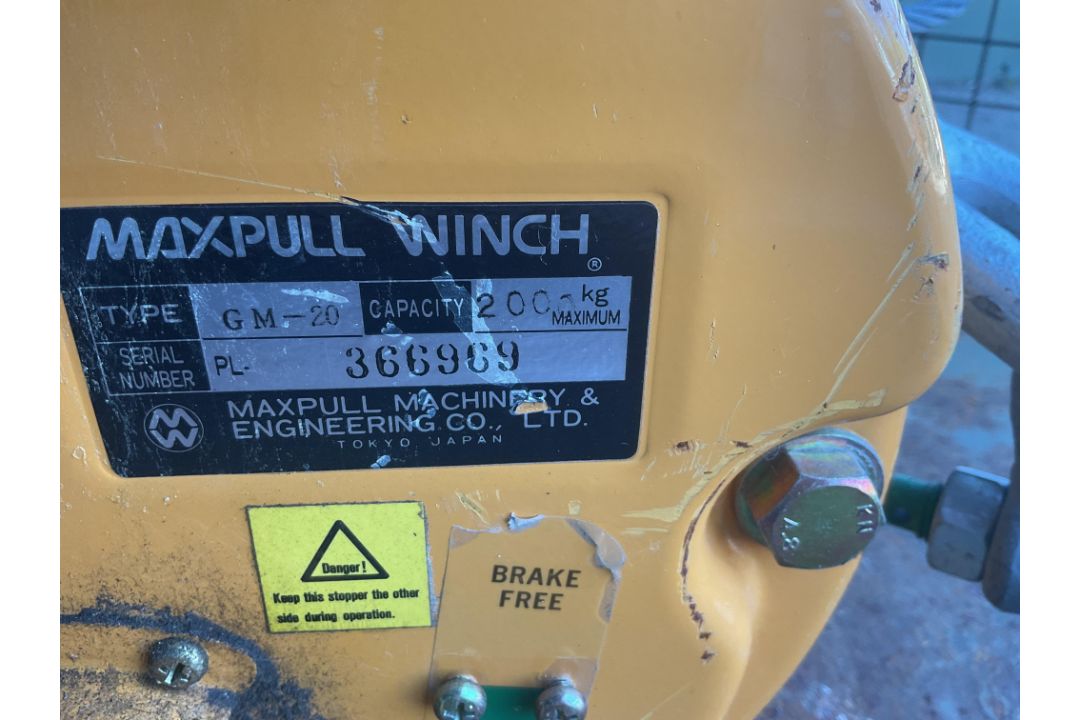 Unissued Maxpull GM20 2000KG Straight Pull Winch c/w 3 Snatch Blocks, from MOD - Image 3 of 5