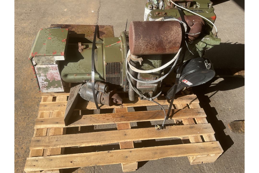Lister 2 Cyl Diesel 240V Electric Start Single Phase 7KVA Diesel Generator, from MOD - Image 4 of 6
