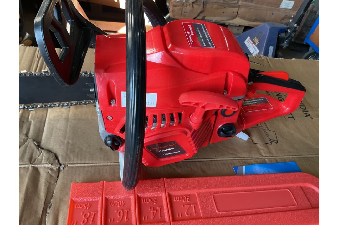 2025 New Unused Petrol 20inch 52cc Chainsaw with Accessories - Image 4 of 8