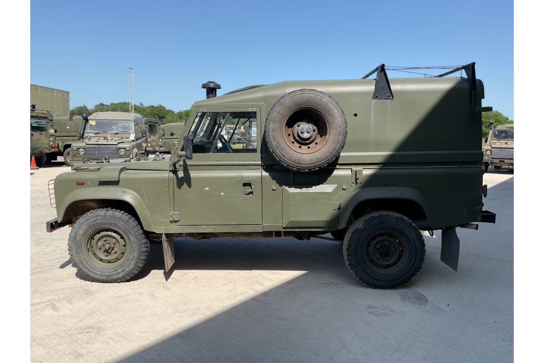 Rare Land Rover RHD 110 TUM FFR Wolf Hard Top Winter/Water, Direct from UK MOD - Image 10 of 35