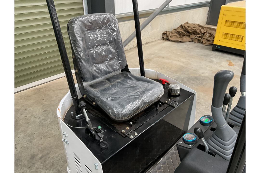 2025 Unissued JPC KV12 1070KG 12HP Diesel Rubber Track Mini Excavator c/w Front Blade etc - Image 18 of 27
