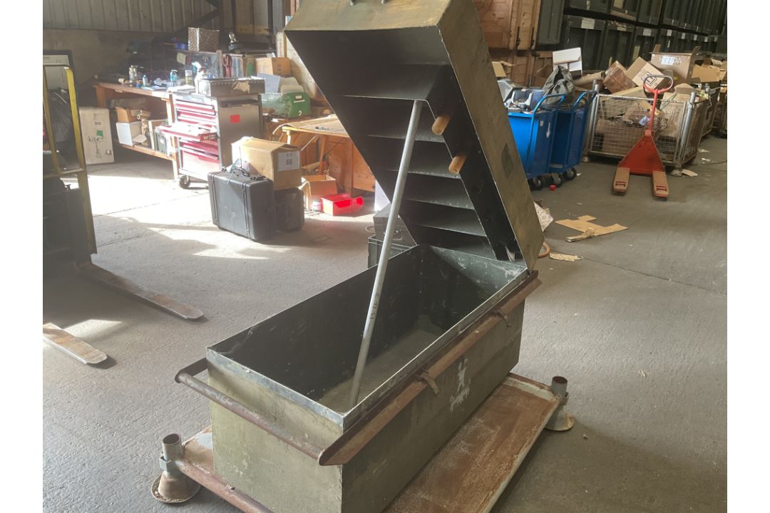 Aluminium Tool Box Ideal for Pick Ups, Land Rovers etc, 4ft x 2ft x 3ft, from MOD - Image 3 of 4