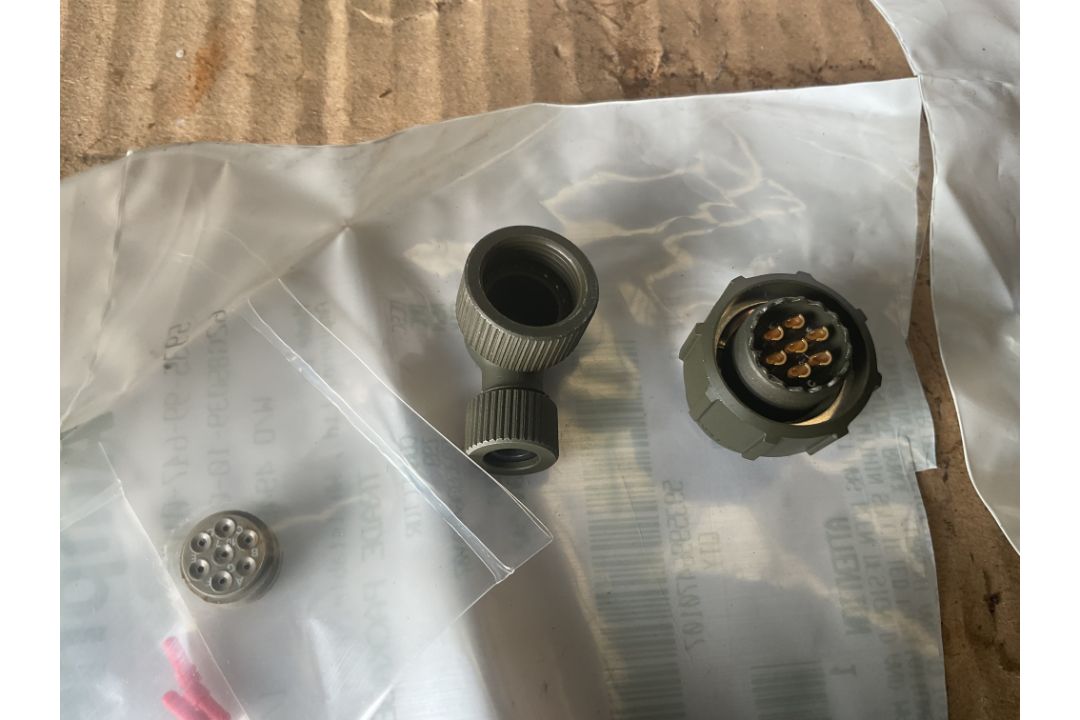 Q50 New Unissued Clansman Amphenol Cable Plugs, Original Price £50-67 EACH, from MOD - Image 1 of 4