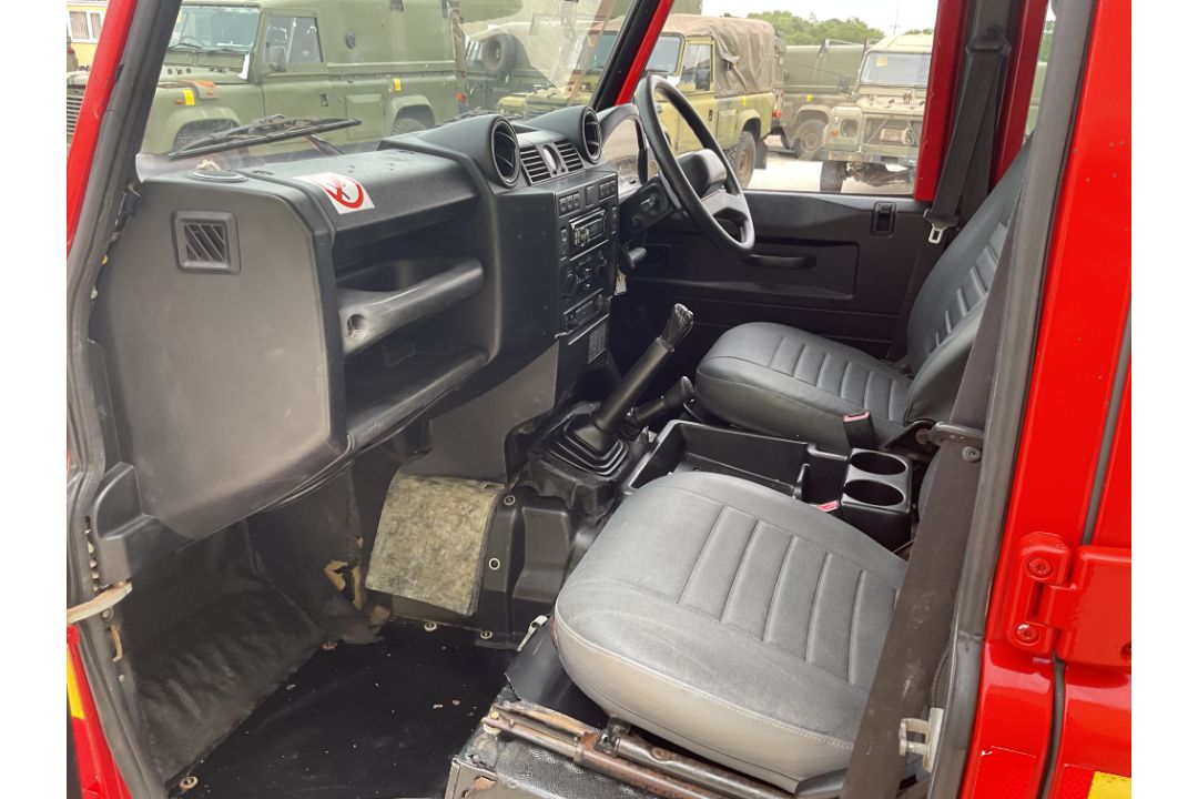 Land Rover Defender 130 Double Cab High Capacity Pick Up 2.2 TDI RHD, low miles! Direct UK MOD - Image 20 of 36