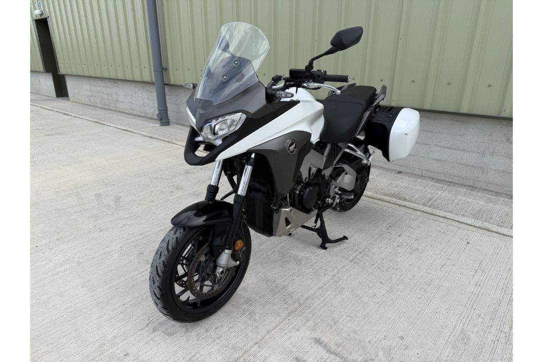 2016 Honda VFR 8000 X-F Motorcycle, Recently released from UK Govt Department/Police Force - Image 9 of 30