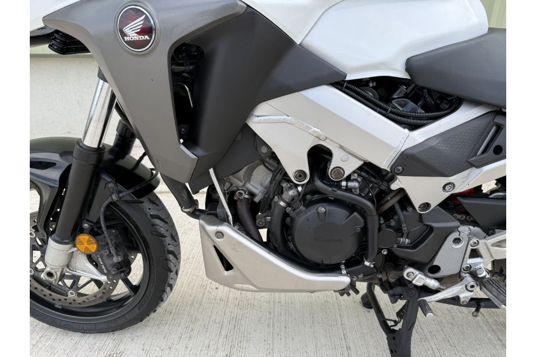 2016 Honda VFR 8000 X-F Motorcycle, Recently released from UK Govt Department/Police Force - Image 3 of 30