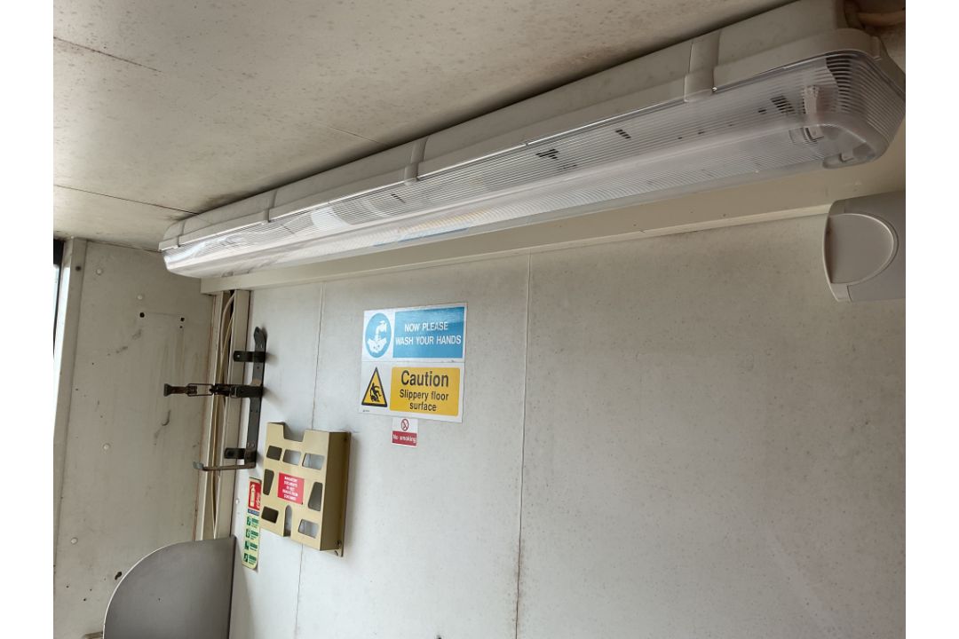 20ft x 8ft Demountable Drops/Hook Loader Ablution Container c/w Twist Locks, from UK MOD - Image 19 of 27