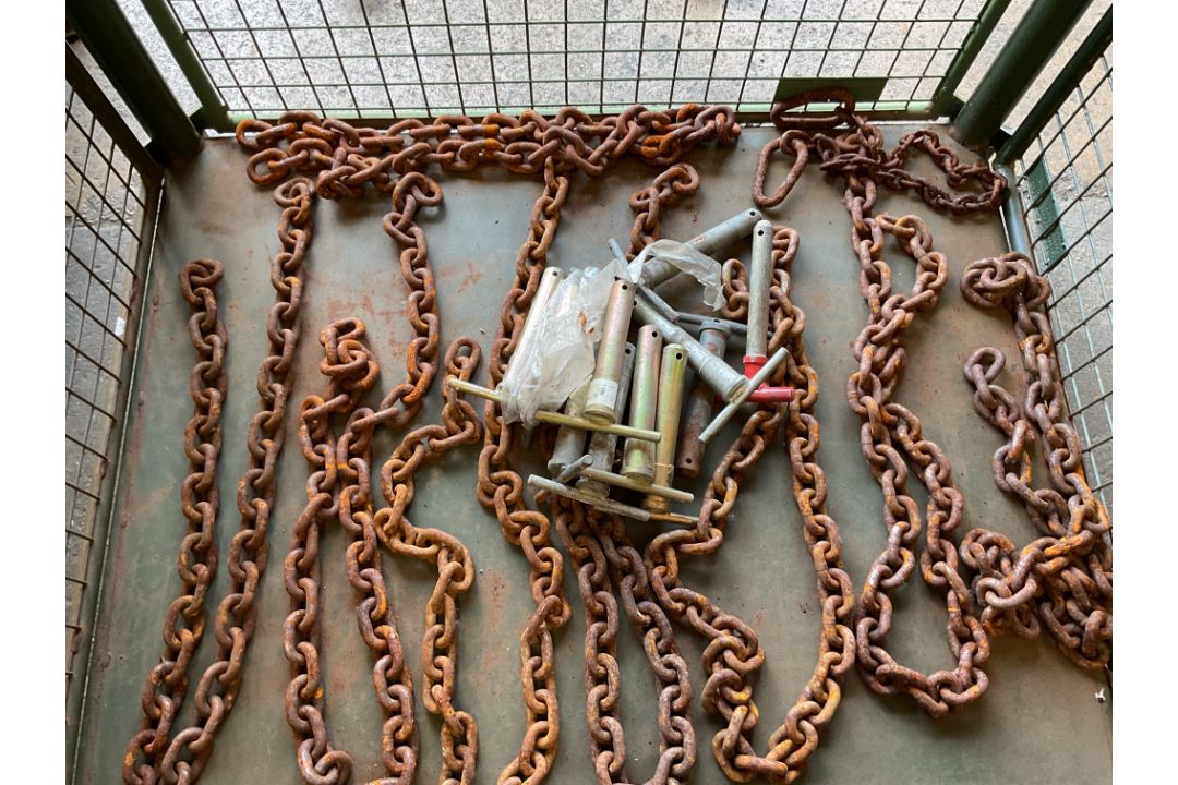 20x Recovery Chains and HD Trailer / Tractor Pins, from MOD - Image 1 of 3