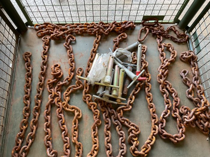 20x Recovery Chains and HD Trailer / Tractor Pins, from MOD