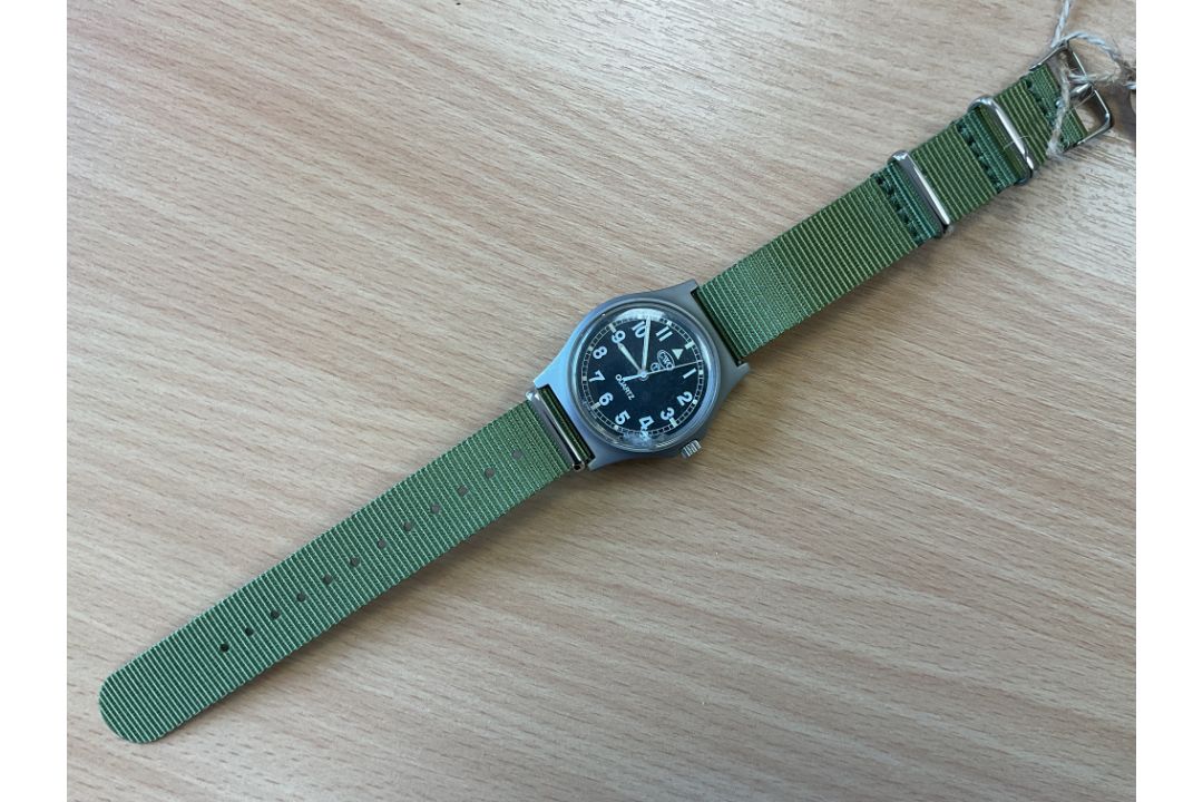CWC W10 British Army Service Watch, Nato Marks, Sn° 6383 Date 1998, Small Chip in Glass, from MOD - Image 2 of 4