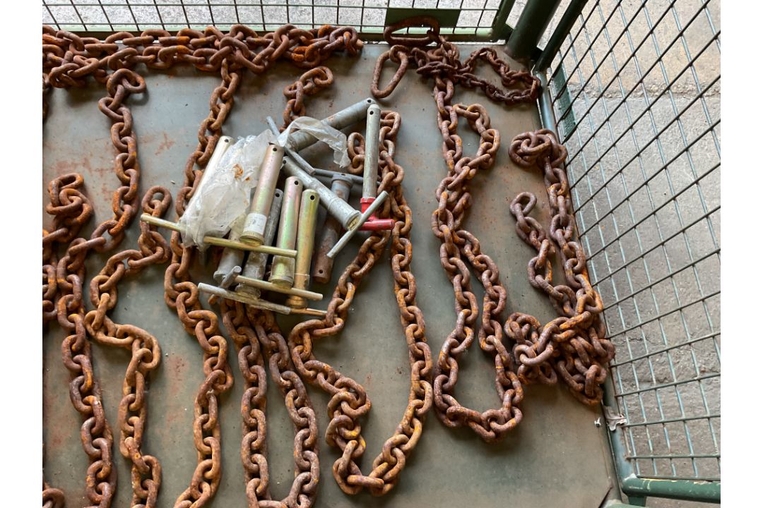 20x Recovery Chains and HD Trailer / Tractor Pins, from MOD - Image 3 of 3