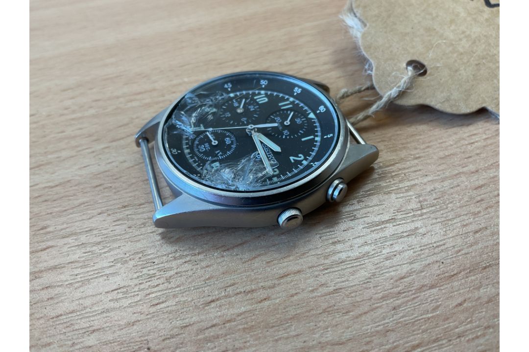 Seiko Gen 2 Pilots Chrono, Date 1995, Glass Cracked, from MOD - Image 2 of 4