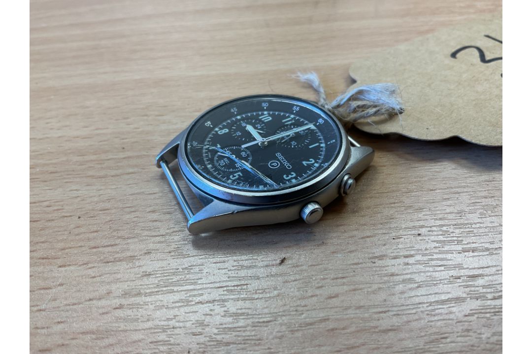 Seiko Gen 2 Pilots Chrono RAF Issue, Date Adjust, Sn° 215, Date 1996, Crack in Glass, from MOD - Image 2 of 4