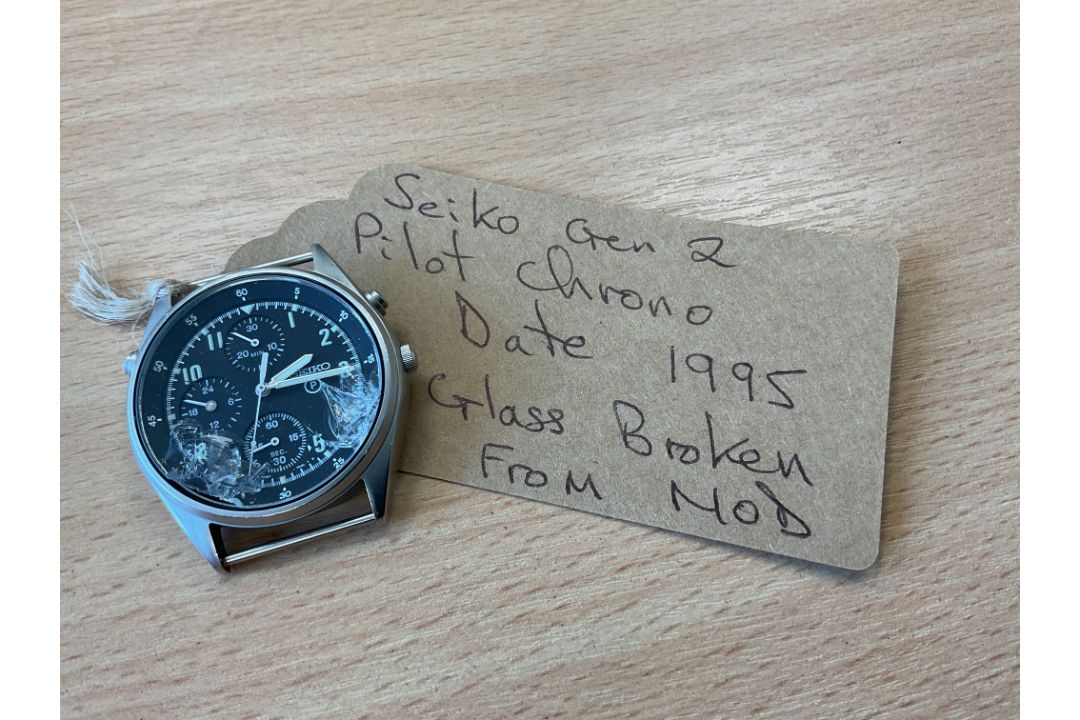 Seiko Gen 2 Pilots Chrono, Date 1995, Glass Cracked, from MOD - Image 4 of 4
