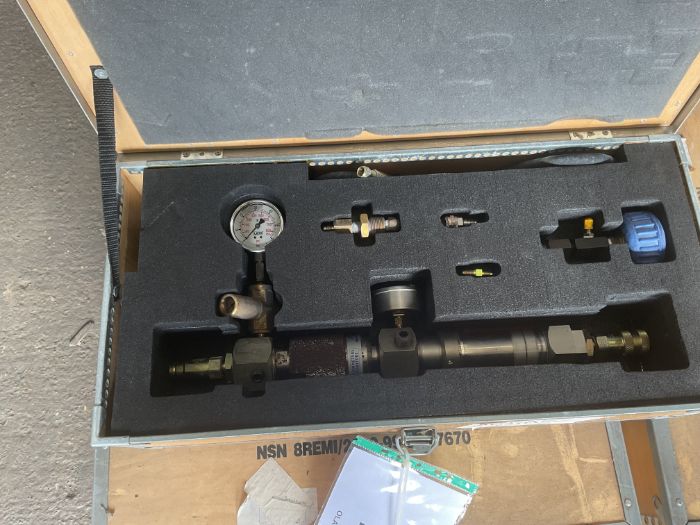 4x New Unissued Hydraulic Test Kits for Vehicles / Plant etc, from MOD