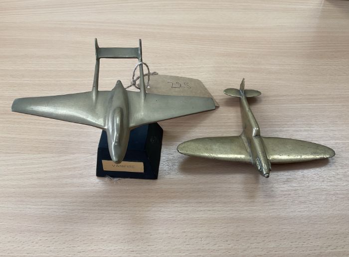 2x Brass Desk Top Models, 1x Spitfire x1 Vampire