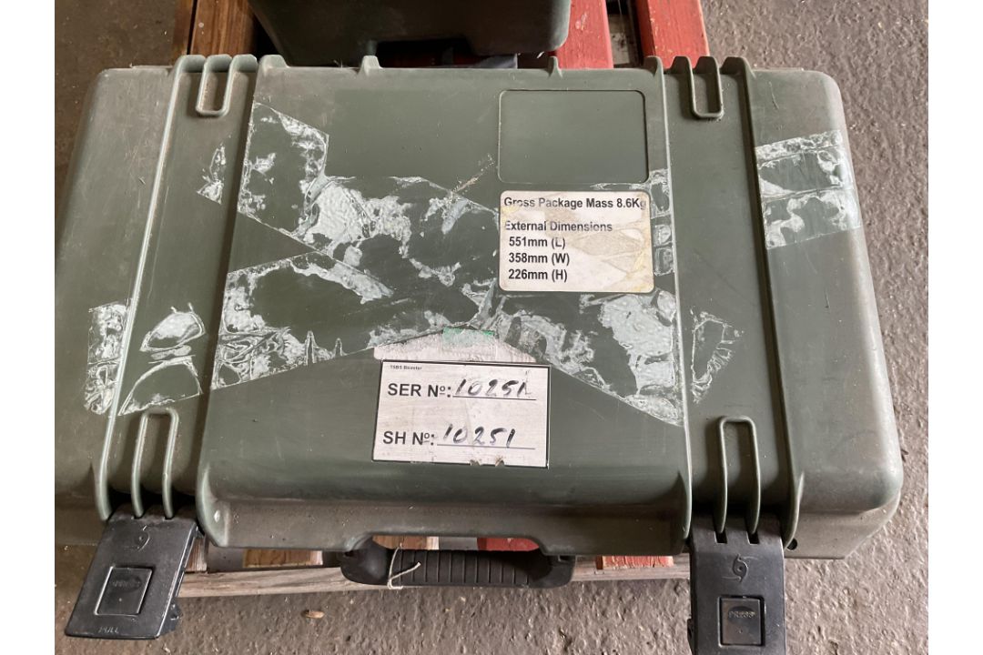 British Army Vallon VM13C Mine / Metal Detector in Roll A Long Case, from MOD - Image 3 of 4