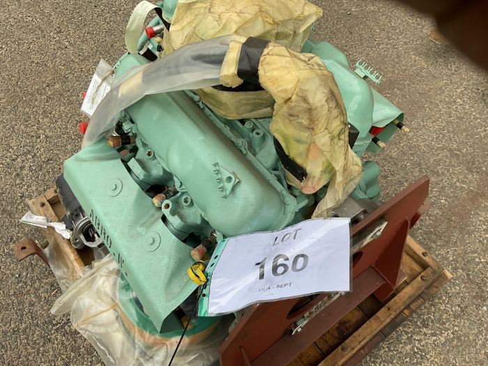Unissued Ford V6 2.8 Petrol Engine c/w Ancillaries, Carb Starter etc, from MOD