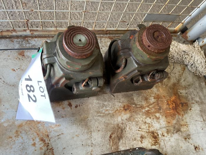 2x Tangyel England Ltd M20 20 Tonne Hydraulic Jacks, from MOD