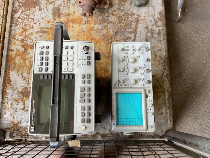 2x Electronic Oscilloscopes / Signal Analyzer, from MOD