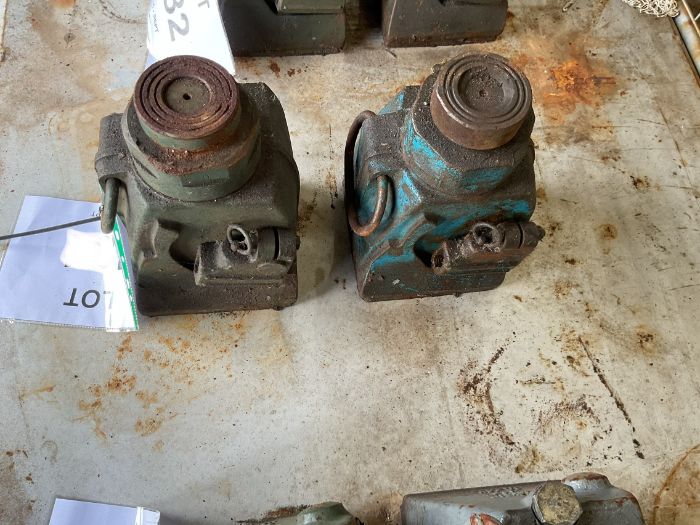 2x Tangyel England Ltd M20 20 Tonne Hydraulic Jacks, from MOD