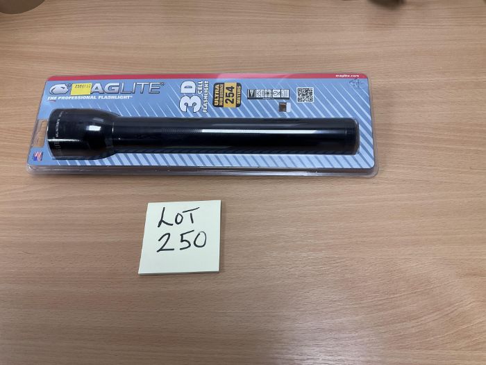 NEW UNISSUED MAGLITE HI-POWER TORCH FROM MOD