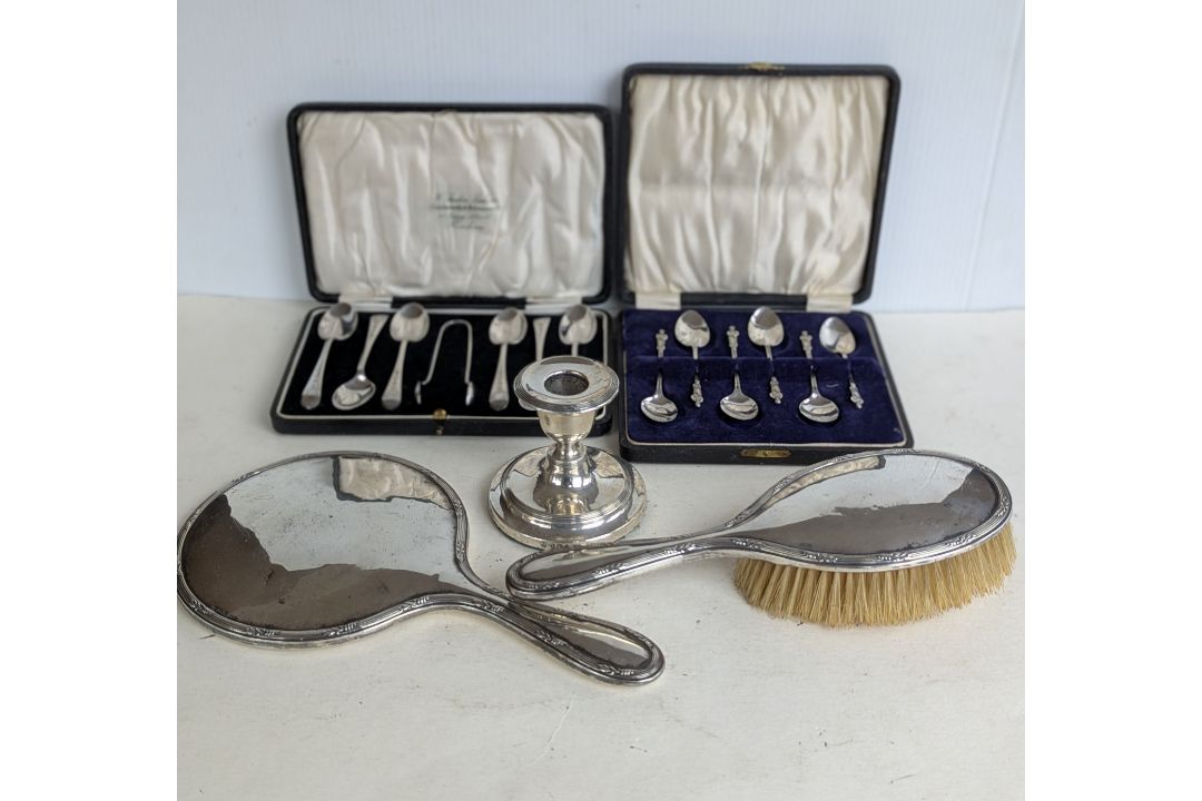 An Edwardian silver dwarf candlestick, 8 cm H, weighted, hallmarked for Asprey & Co. Ltd, 1907 - Image 1 of 4