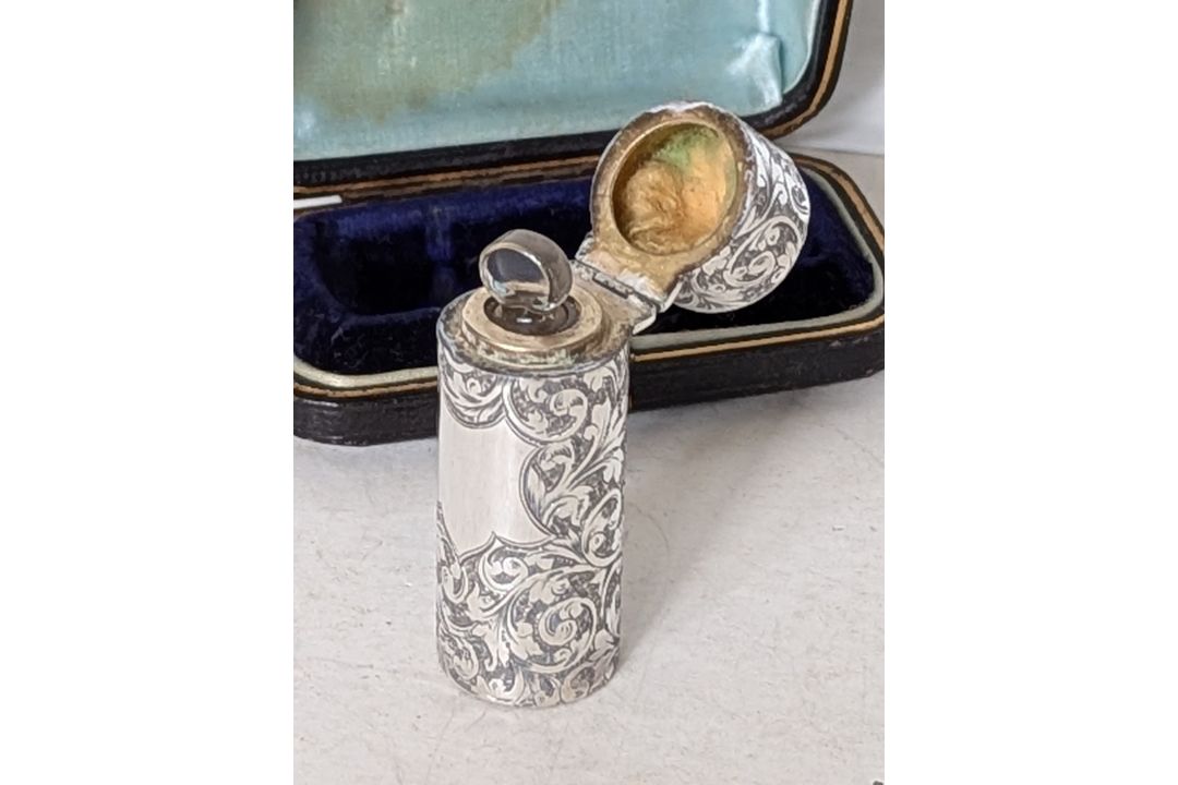 A cased late Victorian silver-cased scent bottle with seaweed etched decoration, flip-top lid, of cy - Image 7 of 7