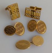 Two and a half pairs of gold cufflinks, all 9ct gold, 20g