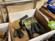 LOT BOX OF ASSORTED SCRAPERS