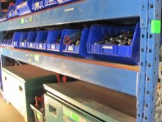 1 FACING SHELF CONTENTS INCL. TOOLHOLDERS, FLAT CHISELS, PRY BARS, PUNCHES, PINS, UNIVERSAL TORX, PH