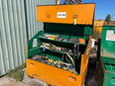 GREENLEE SLANT TOP JOB BOX WITH ASSORTED LIFTING STRAPS, CHAINS, CHAIN HOIST [OUTSIDE BUILDING 2]