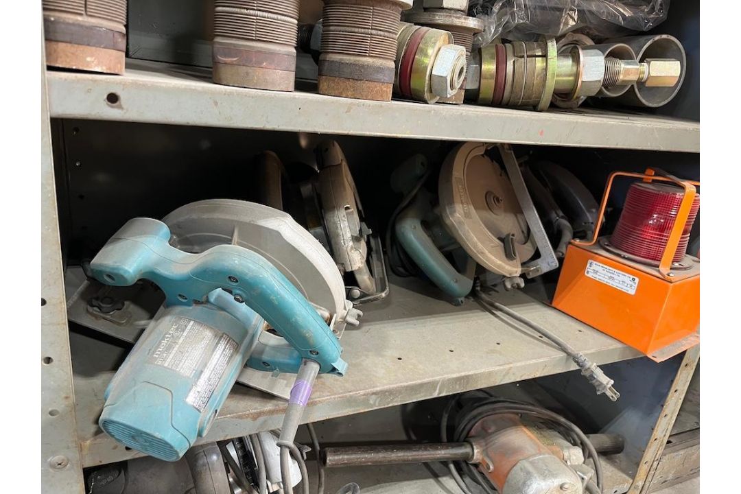 LOT (4) ASSORTED CABINETS WITH CONTENTS OF POWER TOOLS, MAKITA SAWS ...