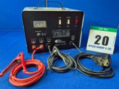 A RING Powering TradeCharge 30 RCBT30 24C and 12V Charter/Starter