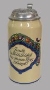 Bierkrug, Jugendstil, Villeroy & Boch Mettlach, um 1900, Steinzeug farbig bemalt, versehen mit Trin