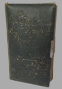 Antikes Fotoalbum mit 31 diversen Fotografien, 19. Jahrhundert, u.a. Soldatenporträts.