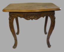 Hocker, 18. Jahrhundert, gefertigt aus einem Sitzgestell, Holz reich geschnitzt, 47 x 61 x 49 cm.