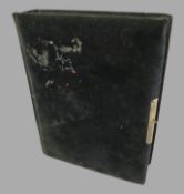 Antikes Fotoalbum, mit 87 alten Fotografien, u.a. Soldatenporträts (u.a. Marine), Familien- und Ein