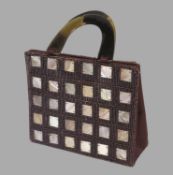 Vintage Damen-Handtasche, Glasperlen und Perlmutt-Plättchen, Griffe Horn, 23,5 x 18,5 x 7 cm.