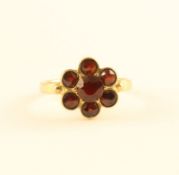 Granatring, 333/ooo Gelbgold, 2,6g