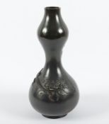 Vase in Form eines Doppelkürbis, Bronze, Japan, Meiji