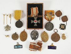 Konvolut Orden und Abzeichen, (u.a Roter Adler Orden)