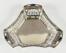Jugendstil-Korbschale, Silber 800/ooo, deutsch, um 1900