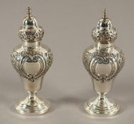Paar Gewürzstreuer, Silber 925/ooo, Birmingham, 1917
