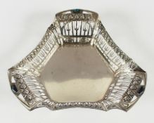 Jugendstil-Korbschale, Silber 800/ooo, deutsch, um 1900
