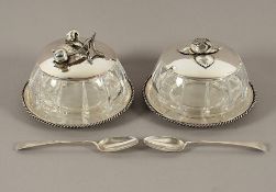 zwei Konfitürengefäße, Glas, Silber 835, deutsch, 20.Jh., beigegeben zwei silberne Löffel